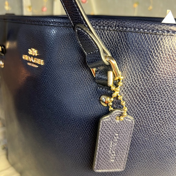 Coach Crossgrain Leather Tote Navy - Picture 8 of 13